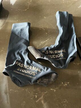 Pas Normal Studios size Small shoe covers